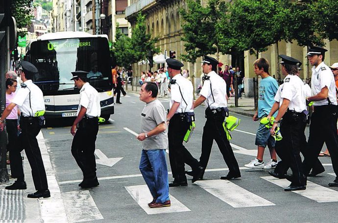 Policías municipales de San Sebastián.