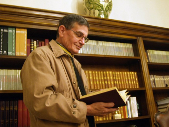 Julio Rafael Contreras, autor de la biografía
