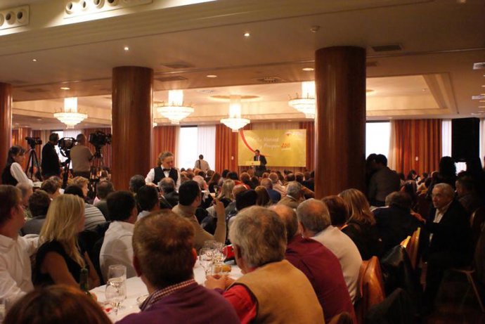 Revilla durante su intervención en la Comidad de Navidad