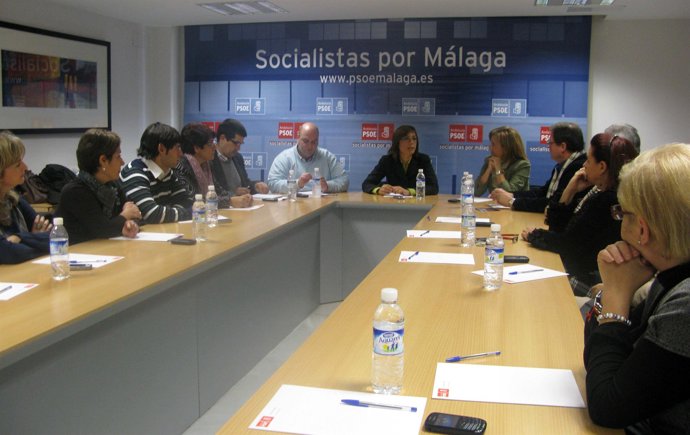 María Gámez se reúne con el grupo municipal socialista