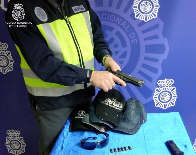 Pistola intervenida.