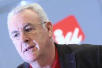 Cayo Lara dice que Zapatero "está convocando otra huelga general"