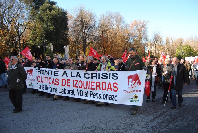 Gaspar Llamazares participa en la manifestación en Oviedo.