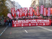 Unas 33.000 personas se manifiestan en las calles andaluzas en contra de la reforma de las pensiones y reforma laboral