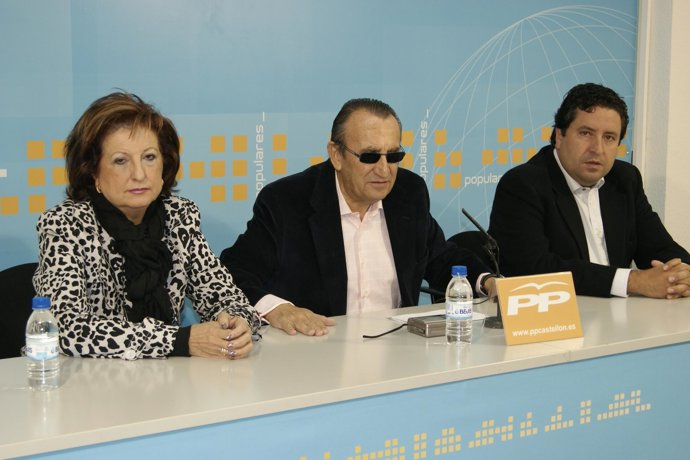 Carlos Fabra interviene en rueda de prensa.