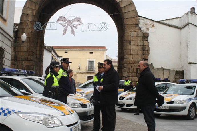 MÉRIDA NOTA COCHES POLICIA