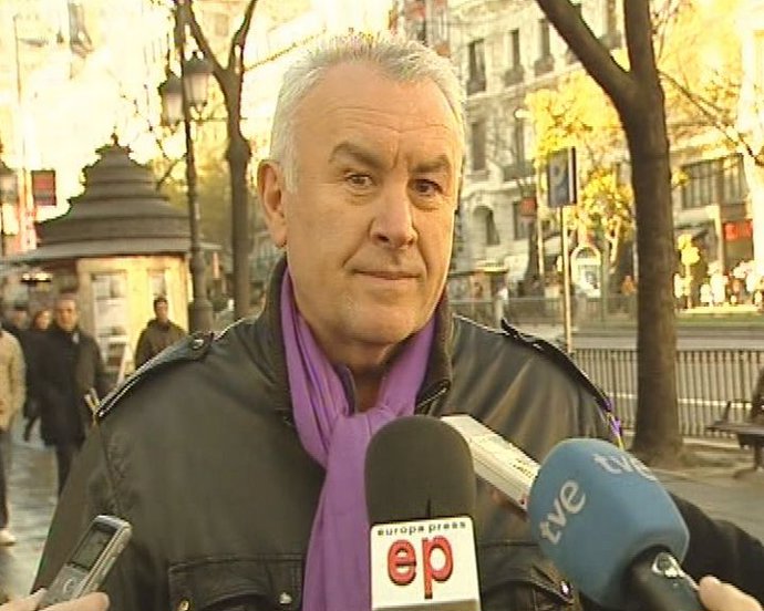 Cayo Lara: "Zapatero está convocando otra huelga general"