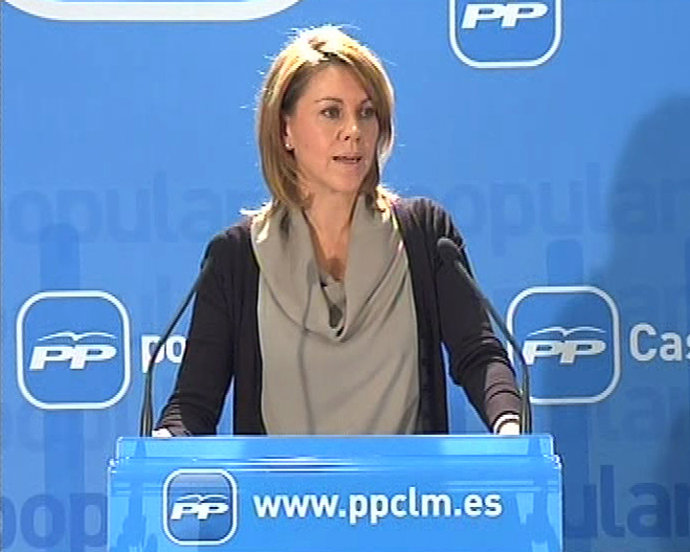 A Cospedal solo le vale la disolución de ETA