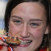 Natación.- Mireia Belmonte, homenajeada en Badalona: "Tenía ganas de llegar y enseñar las medallas a la ciudad"