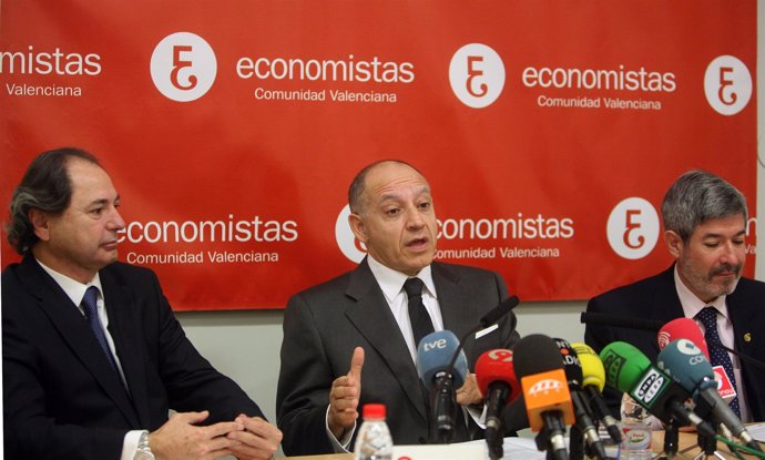 Decanos de colegios de economistas de Castellón, Valencia y Alicante.