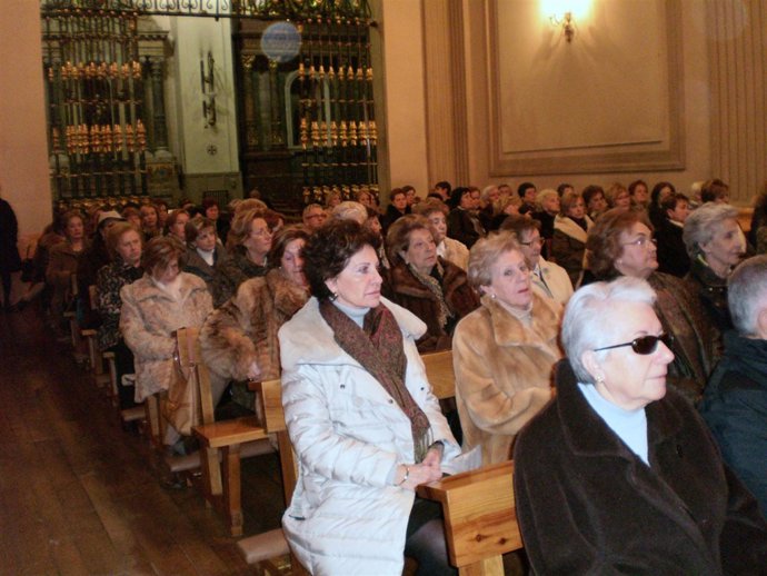 Mujeres asistentes al Día de la Socia de la Asociación de Mujeres Blanca de Nava