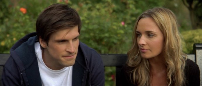 Imagen de la película 'The simmetry of love'.