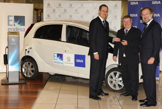 Entrega de la primera unidad del iOn en España