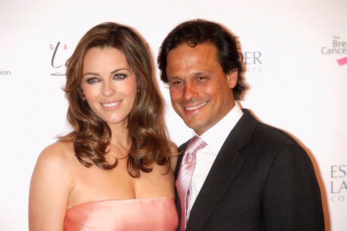 Elizabeth Hurley y Arun Nayar