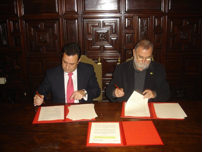 Np Y Foto Del Convenio Ayuntamiento De Sevilla Philips