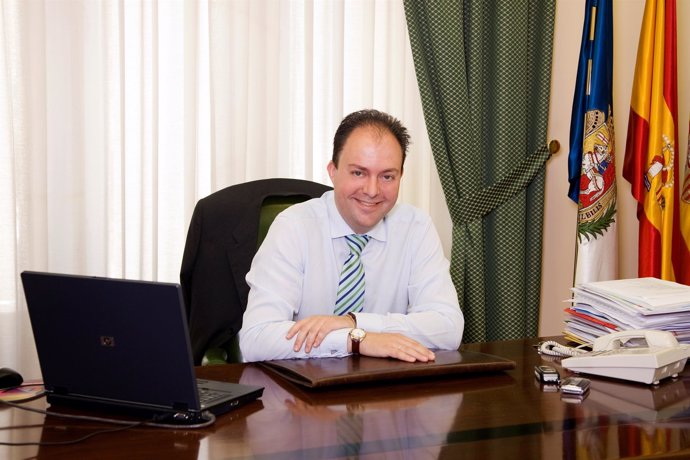 El alcalde de Calatayud, Víctor Ruiz, en su despacho en el Ayuntamiento