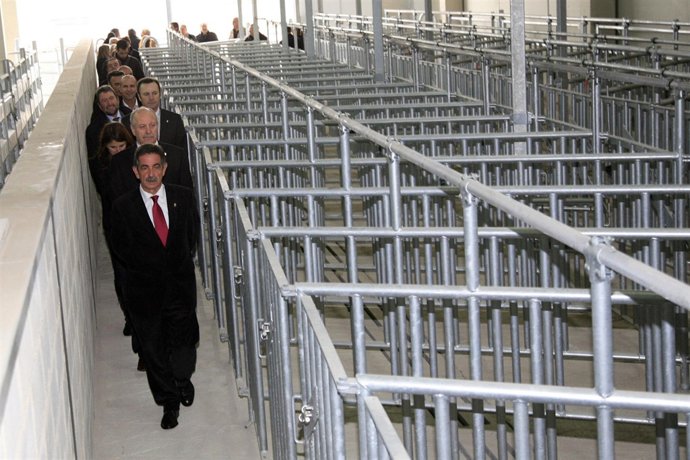 Revilla en la inauguración del matadero