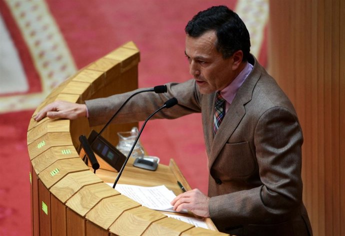 agustin hernandez comparece no pleno do parlamentofoto: ana varela22/12/2010