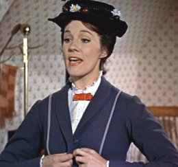 La actriz Julie Andrews en una escena de Mary Poppins