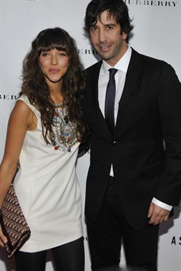 David Schwimmer y Zoe Buckman