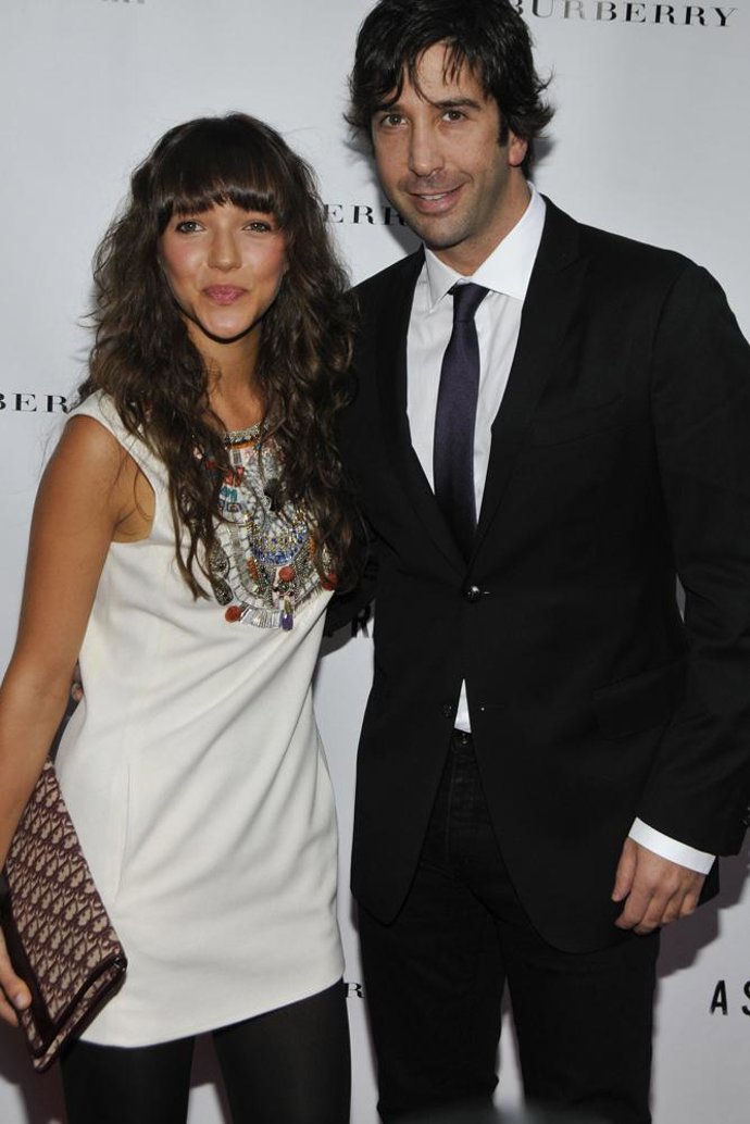 David Schwimmer y Zoe Buckman