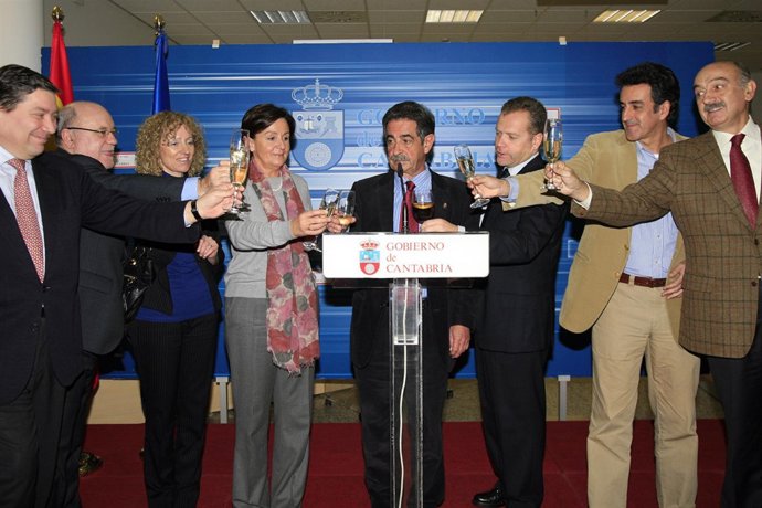 Brindis de los miembros del Gobierno. 