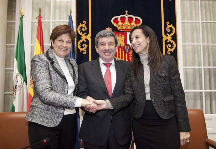 Josefina Cruz, Luis García Garrido y Beatriz Corredor