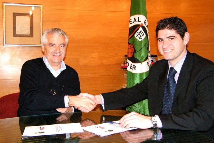 Pernía y Collado firman el acuerdo