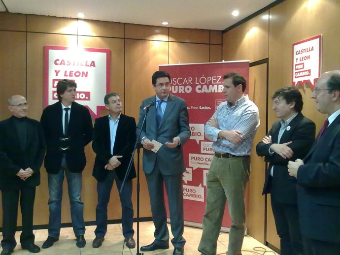 Vino de Navidad del PSOE de Castilla y León con su secretario regional, Óscar Ló