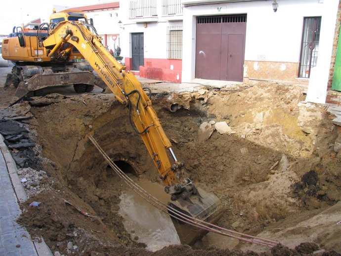 Imagen del hundimiento en un tramo de la calle La Ribera. 