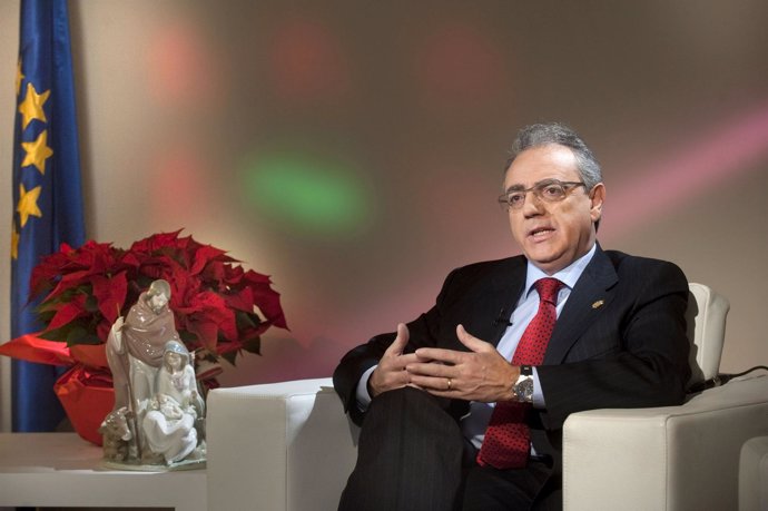 El presidente del Gobierno de Navarra, Miguel Sanz, transmite el mensaje de Navi