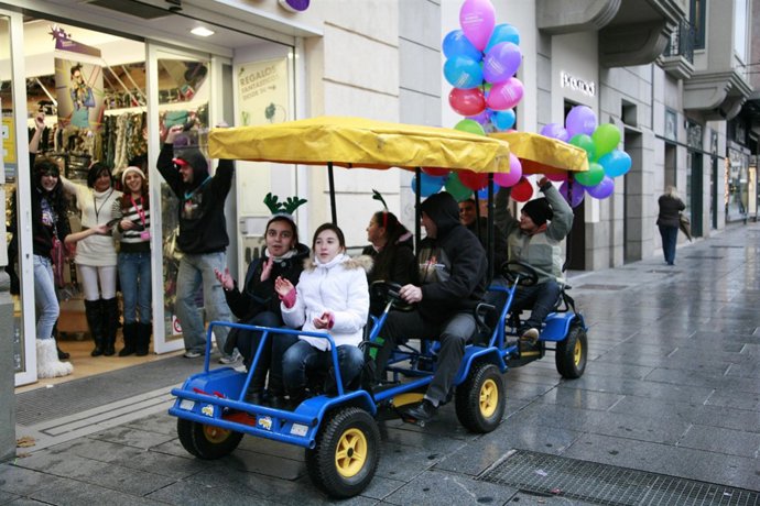Nota De Prensa: Dos Bicicletas De Seis Personas Cada Una Recorren Las Calles De 