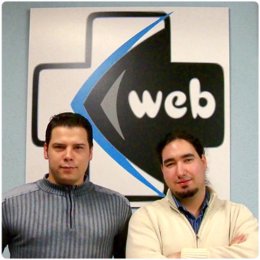 Alberto Manchego (d) y Luis Martín, fundadores de MasWeb.