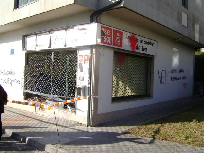 Adxunto Mais Fotografias Dos Danos Na Sede Socialista De Teo