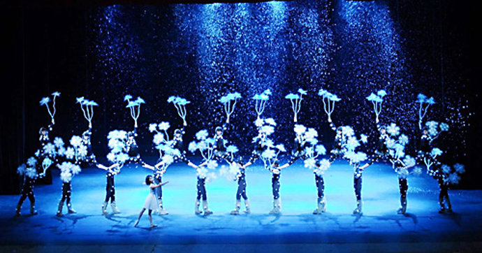 El Ballet Acrobático de Dalian presenta en Baluarte 'El Cascanueces'.