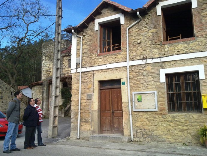 Antiguas Escuelas de Molleda. 