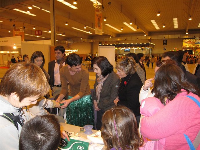 La consejera Ana Fernández ha inaugurado este domingo la Feria Infantil de Navid