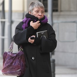 Mujer con mucho frío