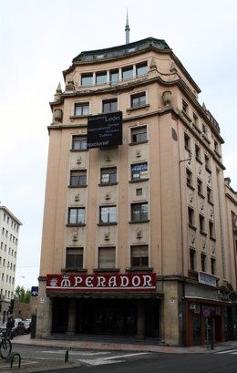 Teatro Emperador de León
