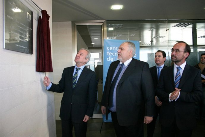 Valcárcel inaugura las instalaciones