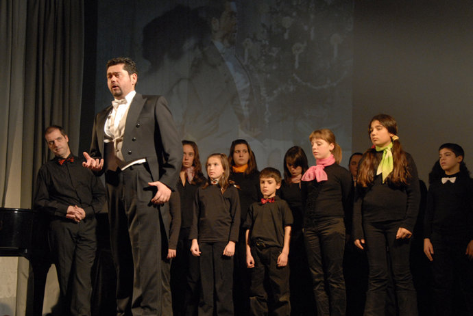 A Por Uvas El Jueves En CASYC