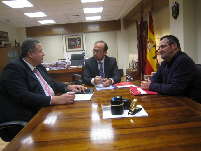Reunión entre el alcalde de La Unión y el consejero Salvador Marín
