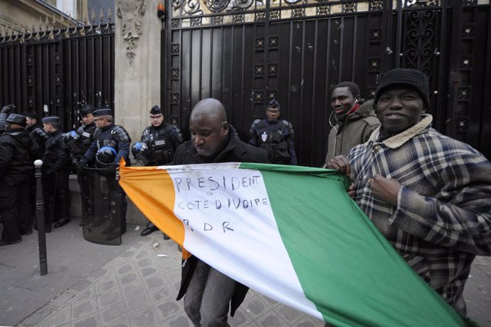 Partidarios de Outtara ocupan la embajada de Costa de Marfil en París