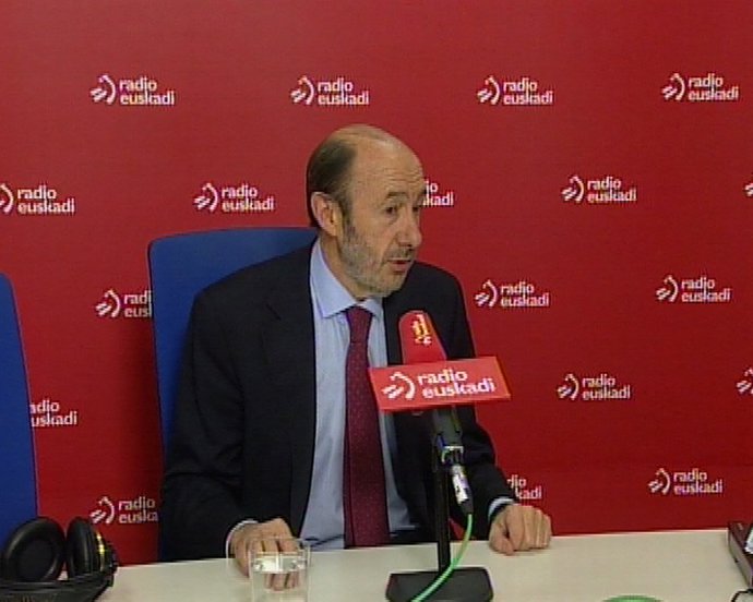 Rubalcaba:"Que se sustituyan las letras ETA"