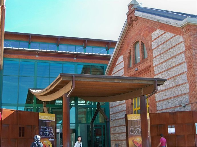 Acceso a la Biblioteca. 