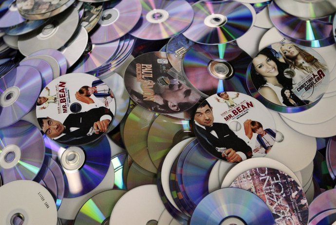 Miles de discos descargados de forma ilegal.