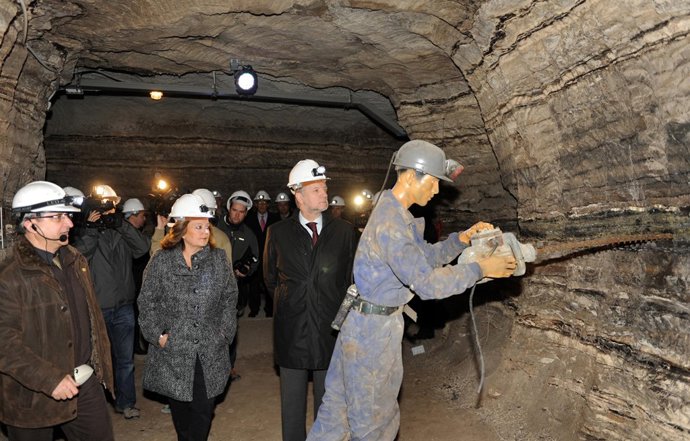 Iglesias en la inauguración del Museo de la Mina, en Mequinenza (Zaragoza)
