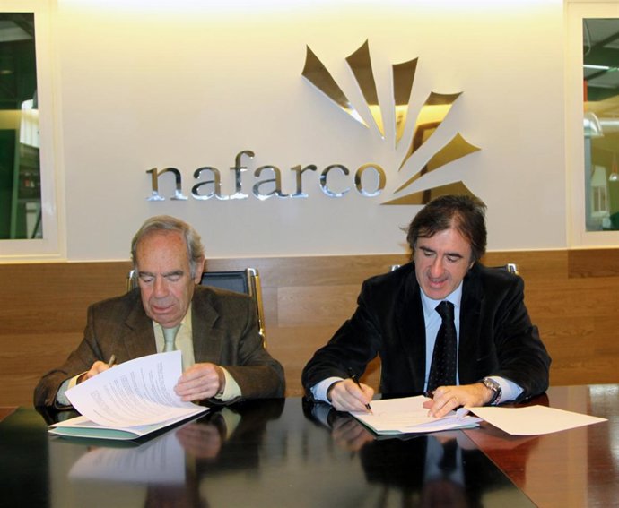 Firma del acuerdo entre Nafarco y la Fundación Banco de Alimentos de Navarra.