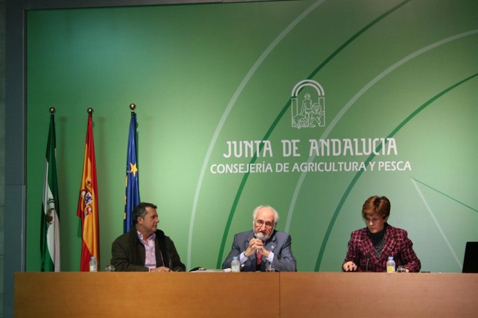 Presentación de guía sobre sostenibilidad agraria y forestal en la Consejería de