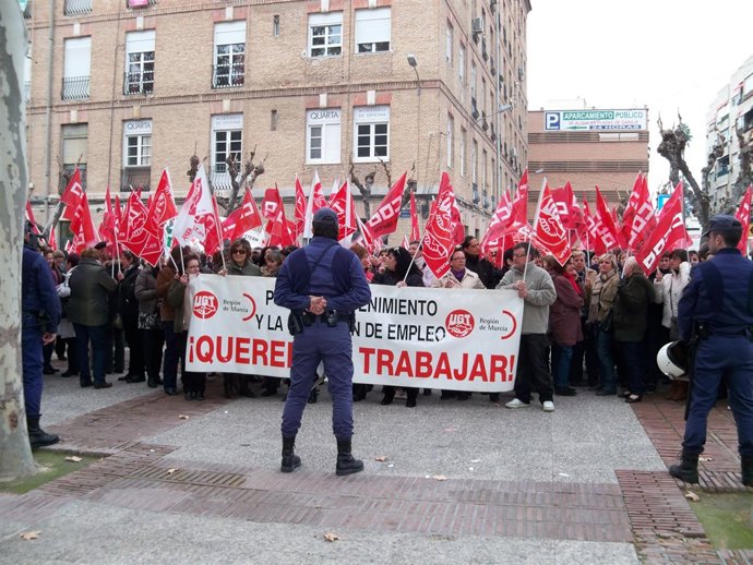 Concentración a las puertas de San Esteban